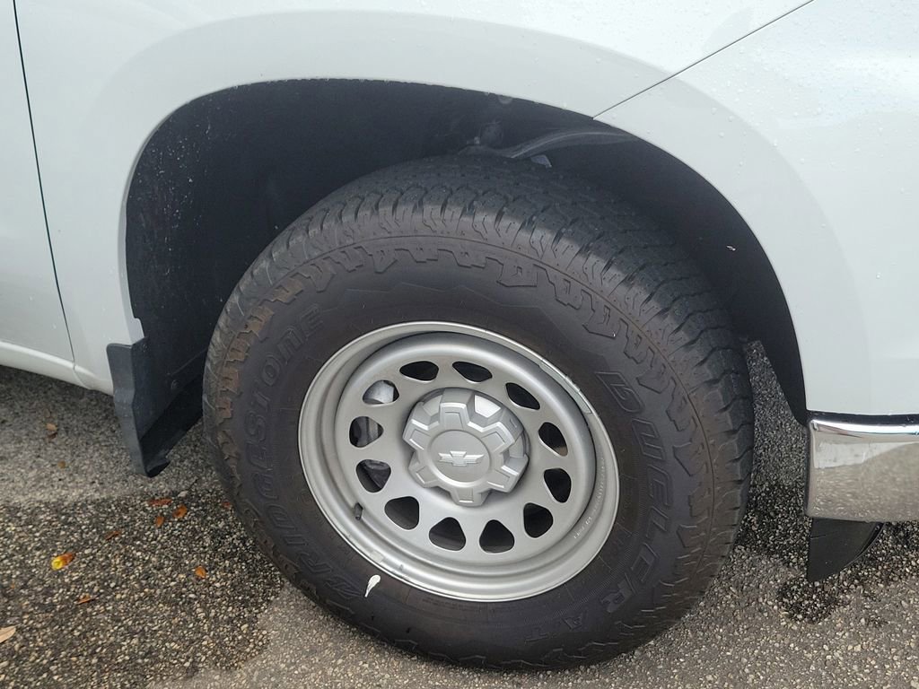 Used 2025 Chevrolet Silverado 1500 W/T w/ WT Safety Package RWD image 9
