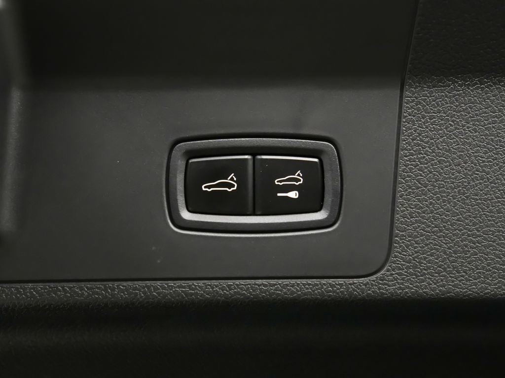 Used 2025 Porsche Panamera GTS image 14