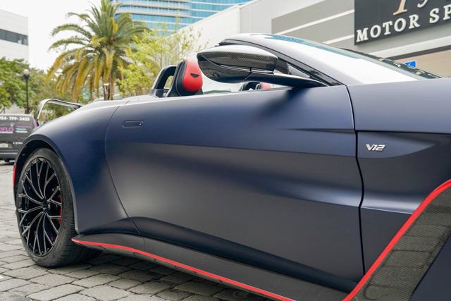 Used 2023 Aston Martin V12 Vantage Roadster RWD image 37