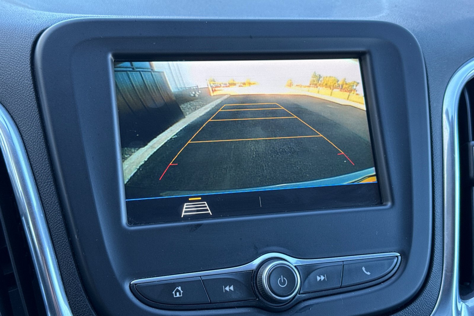 Used 2019 Chevrolet Equinox LS AWD/4WD image 19
