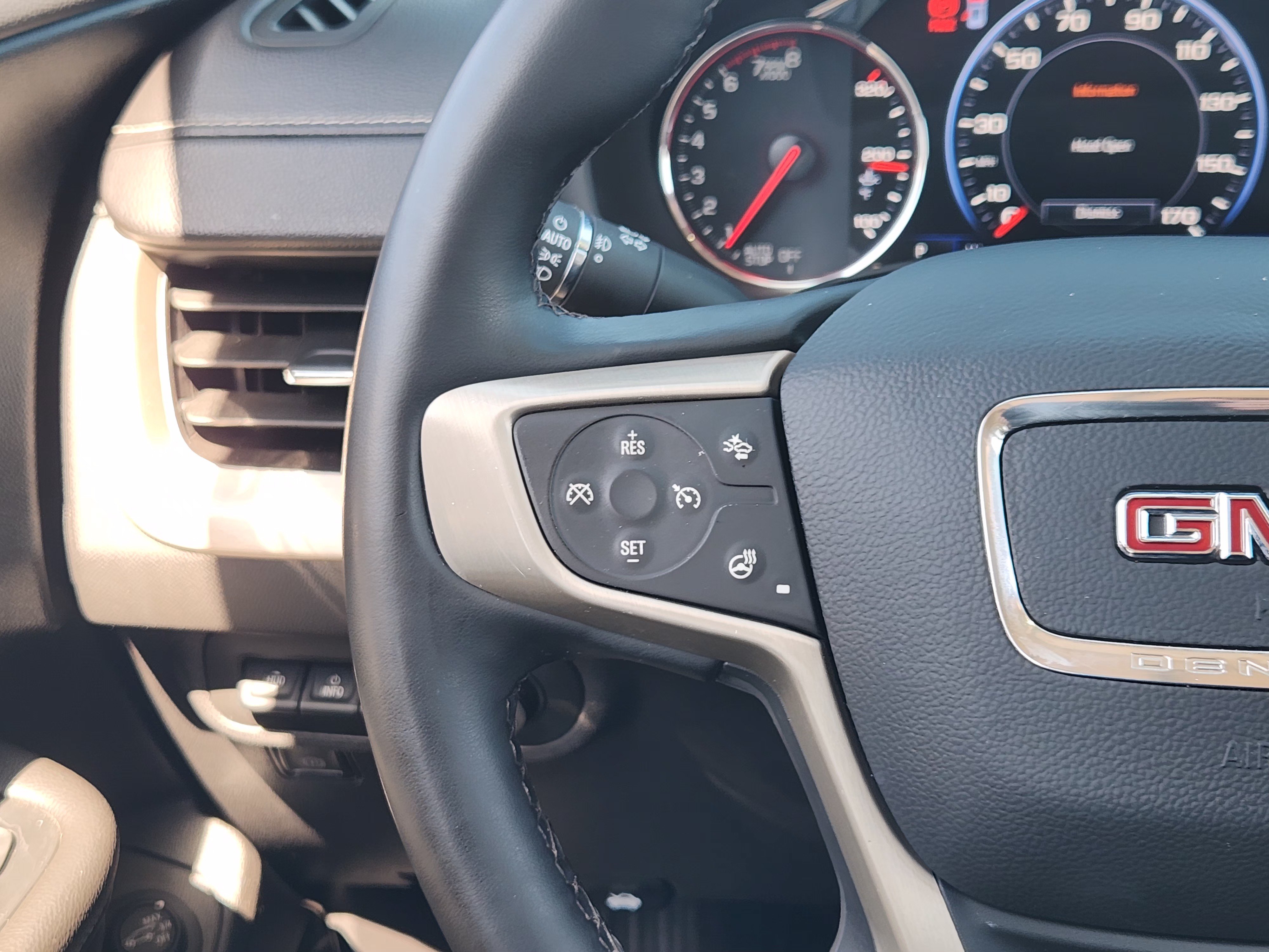 Used 2023 GMC Terrain Denali AWD/4WD image 29
