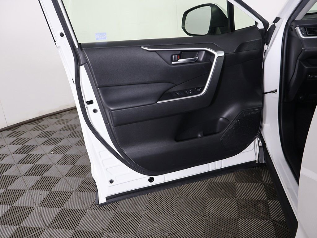 Used 2020 Toyota RAV4 XLE w/ Convenience Package AWD/4WD image 21