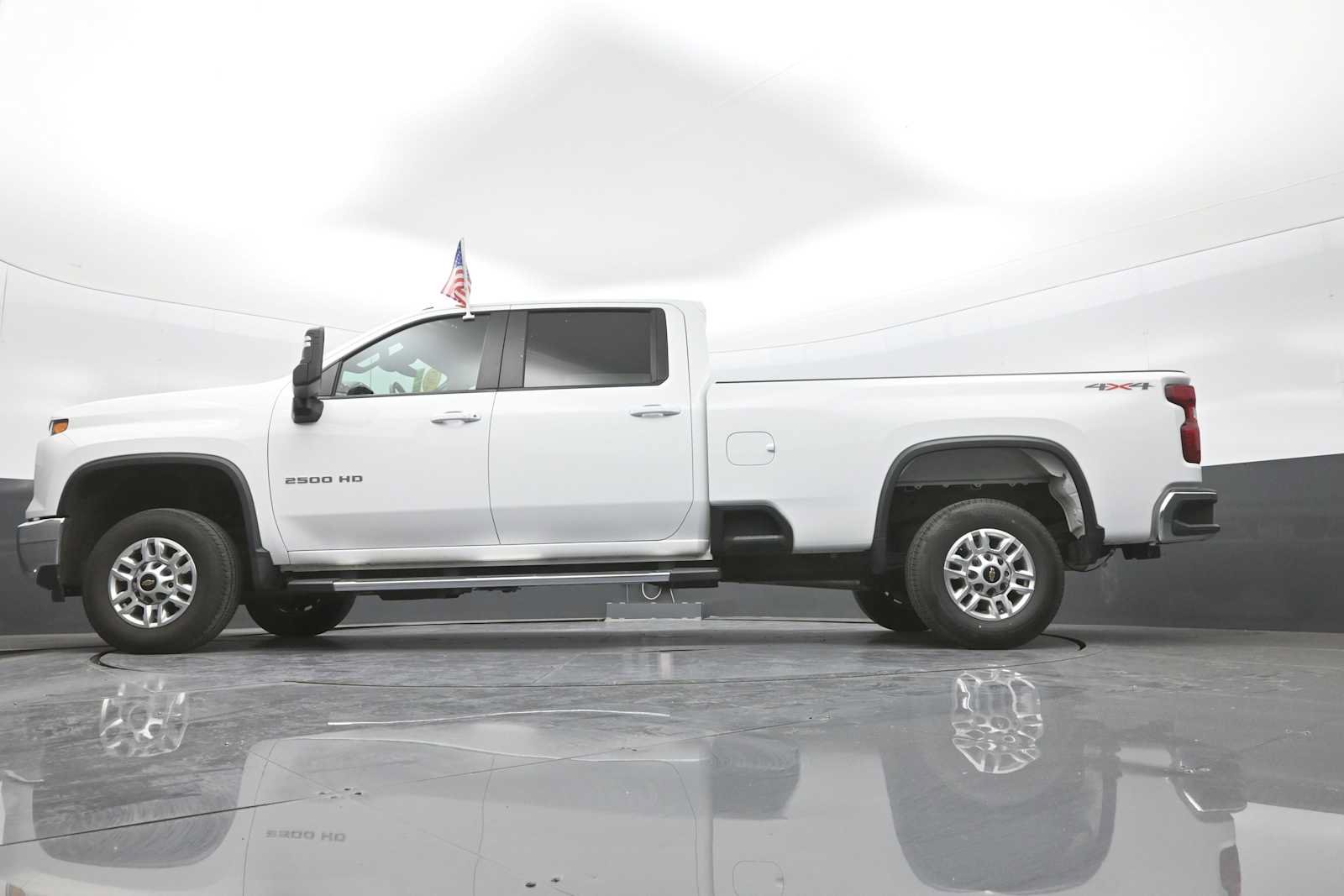 Used 2025 Chevrolet Silverado 2500 LT w/ Convenience Package AWD/4WD image 36