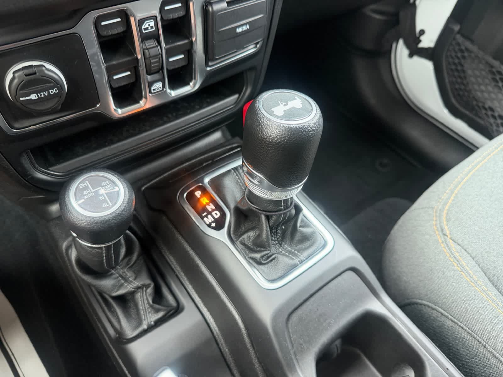 Used 2024 Jeep Wrangler Unlimited AWD/4WD image 32