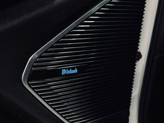 Used 2023 Jeep Grand Cherokee Overland w/ Adv Protech Group III image 16