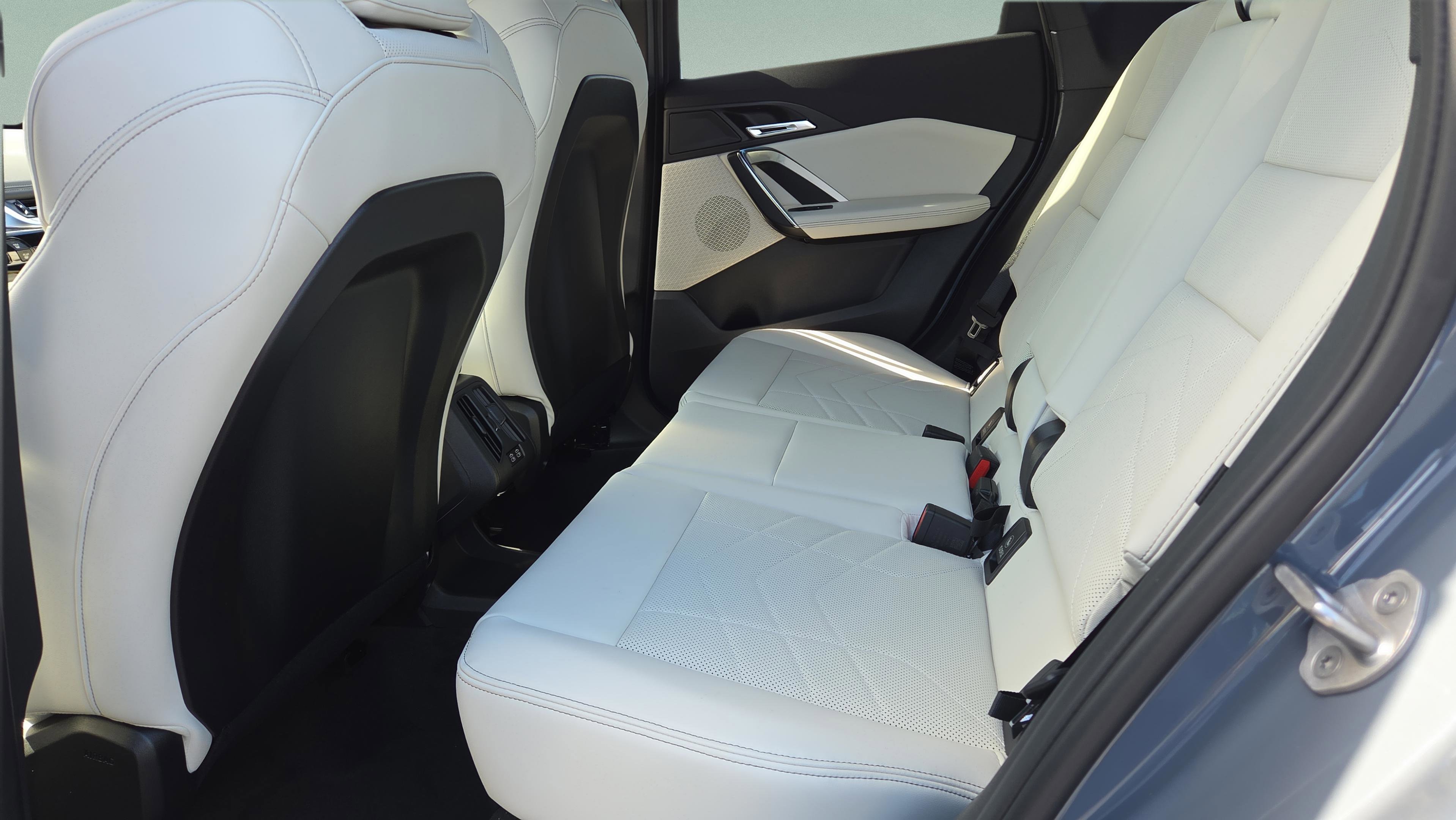 New 2026 BMW X1 xDrive28i w/ Technology Package AWD/4WD image 12