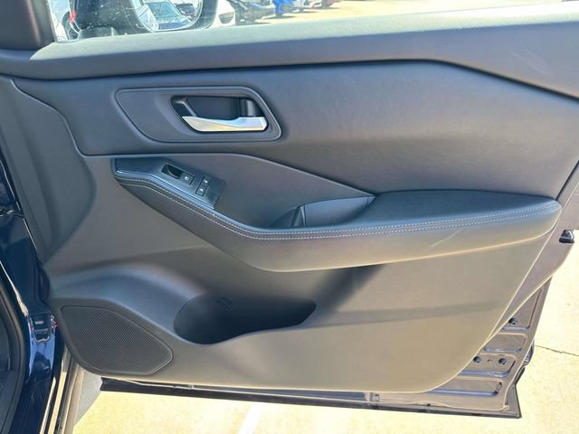 Used 2025 Nissan Rogue SV FWD image 19