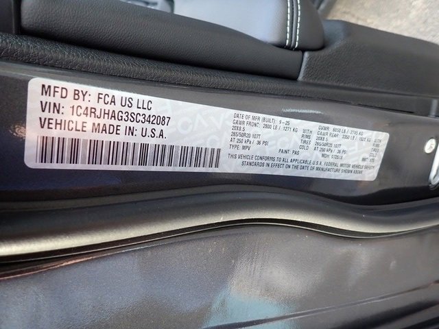 New 2025 Jeep Grand Cherokee Altitude image 19