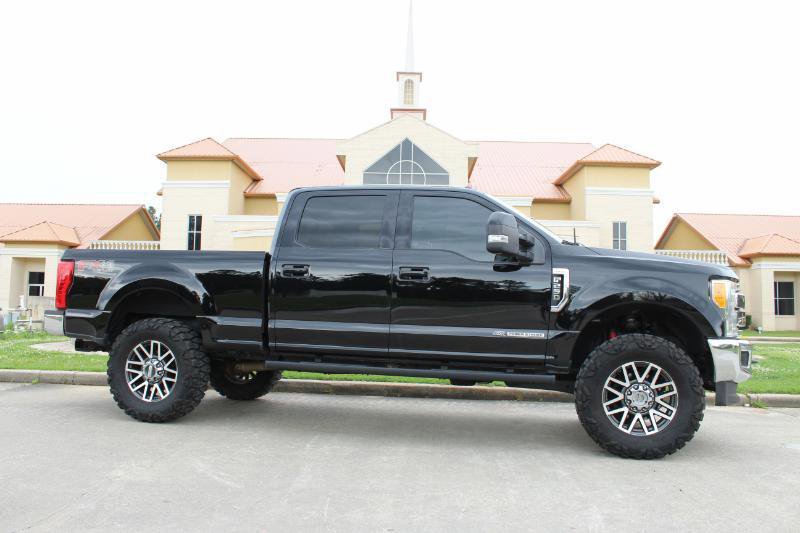 Used 2017 Ford F250 Lariat w/ FX4 Off-Road Package image 3