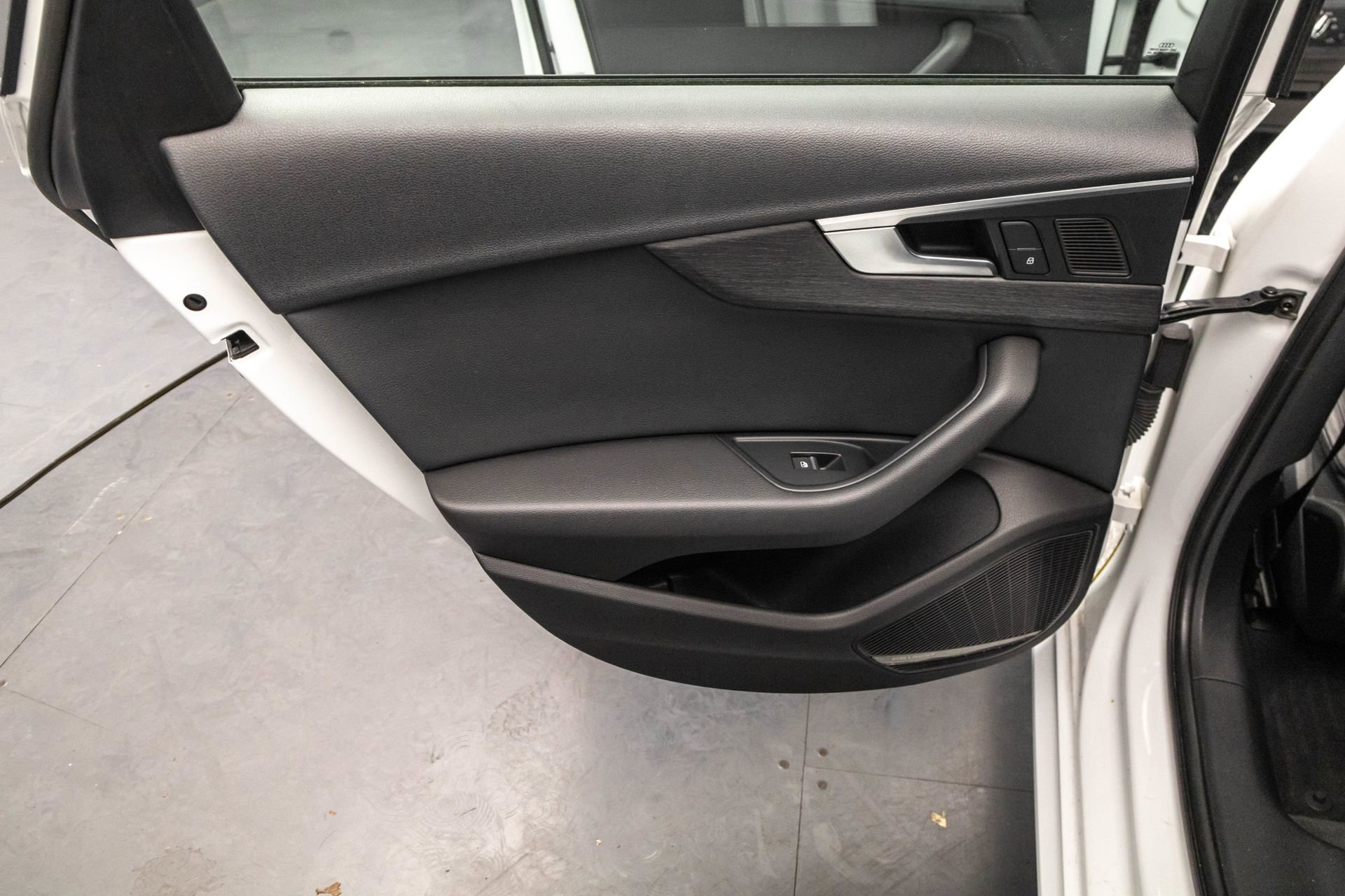 Used 2017 Audi A4 2.0T Premium Plus w/ Premium Plus Package image 37