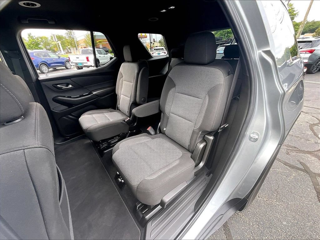 Used 2023 Chevrolet Traverse LT AWD/4WD image 14