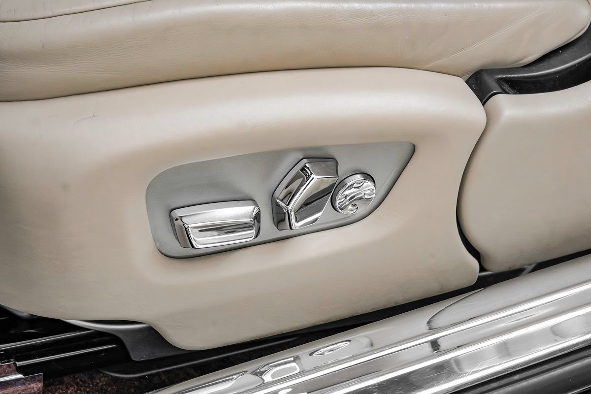Used 2016 Rolls-Royce Wraith RWD image 22