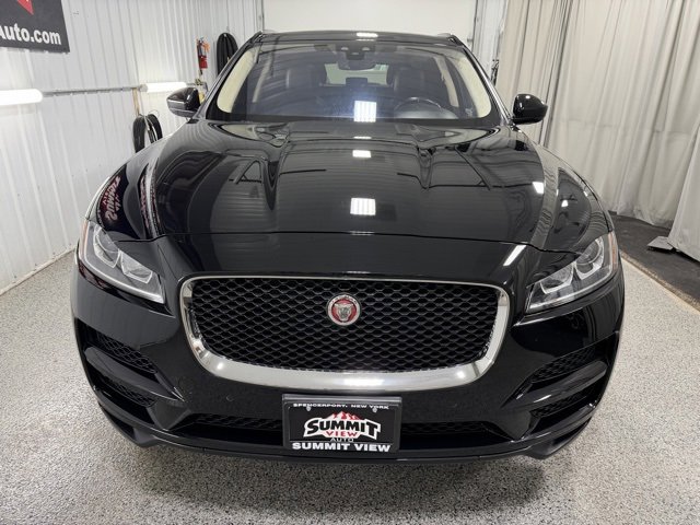 Used 2019 Jaguar F-PACE Premium image 2