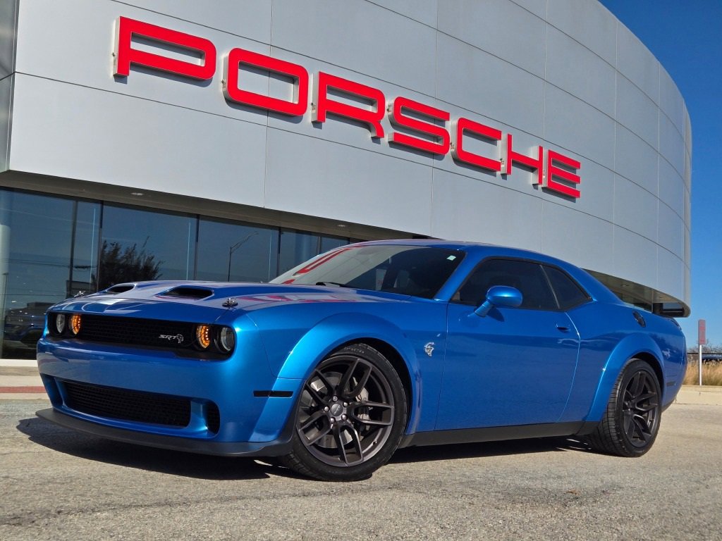 Used 2019 Dodge Challenger SRT Hellcat image 1