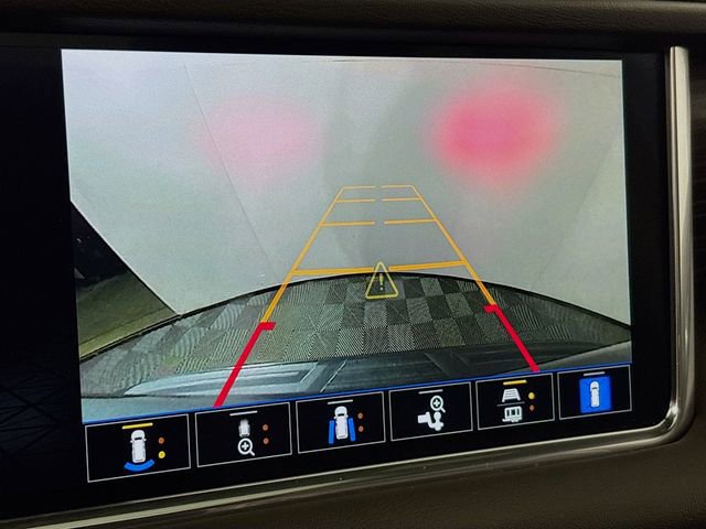 Used 2022 GMC Yukon XL Denali image 16