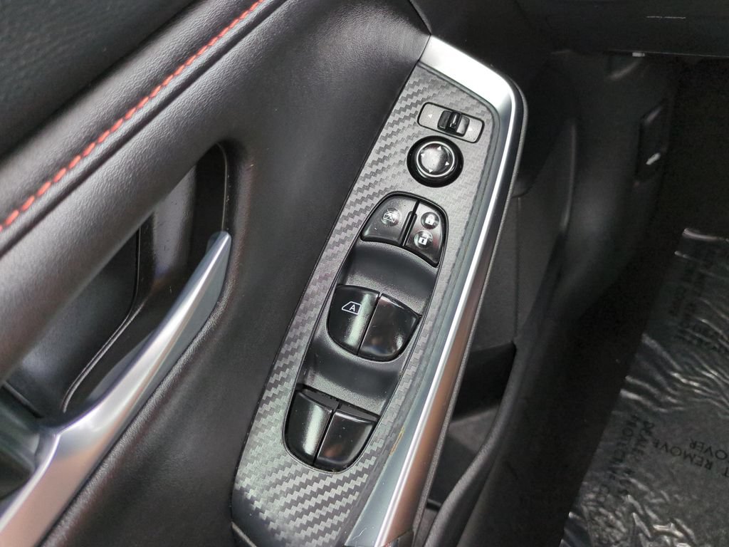 Certified 2025 Nissan Sentra SR FWD image 17
