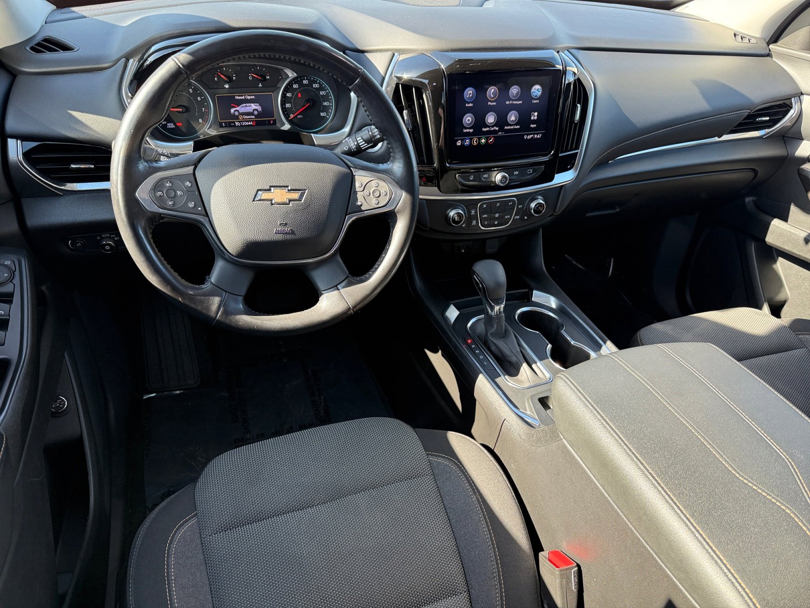 Used 2021 Chevrolet Traverse LT image 15