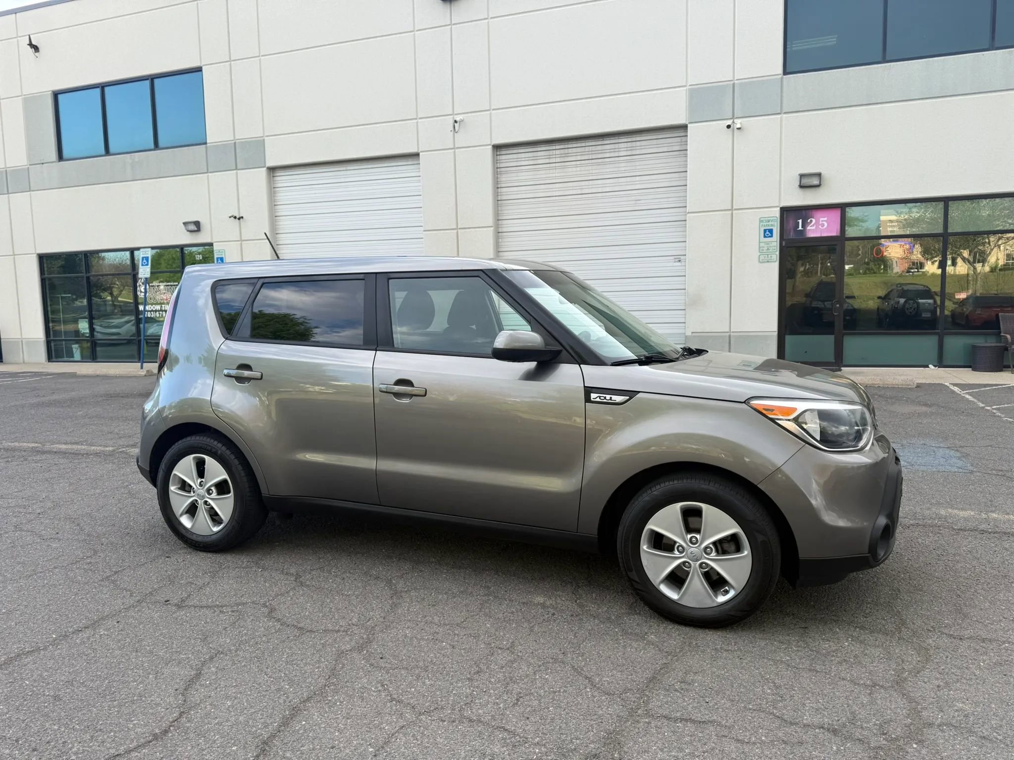 Used 2016 Kia Soul FWD image 3