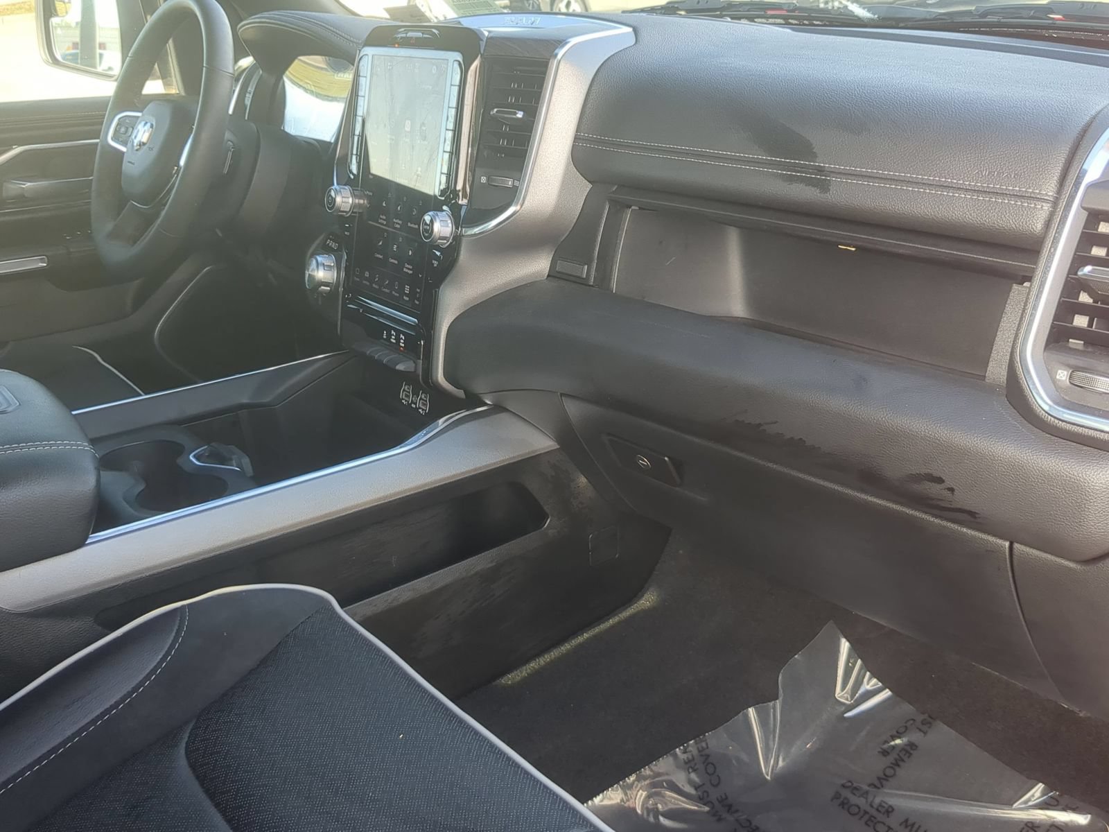 Used 2025 RAM 1500 Laramie AWD/4WD image 37