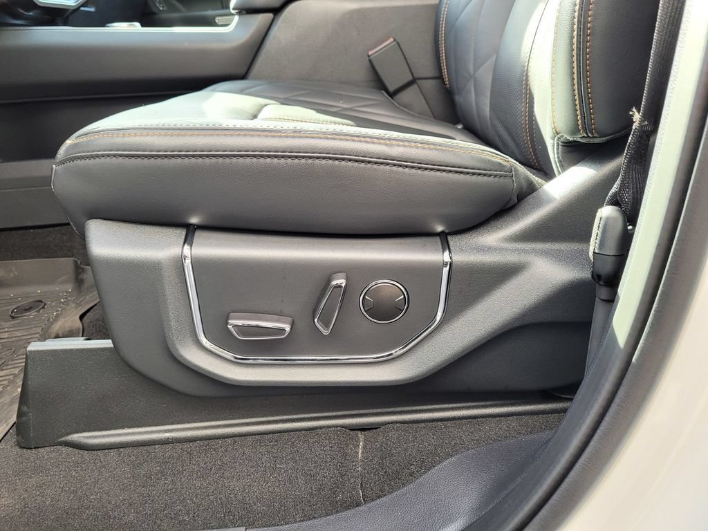 New 2024 Ford Expedition Max Platinum RWD image 7