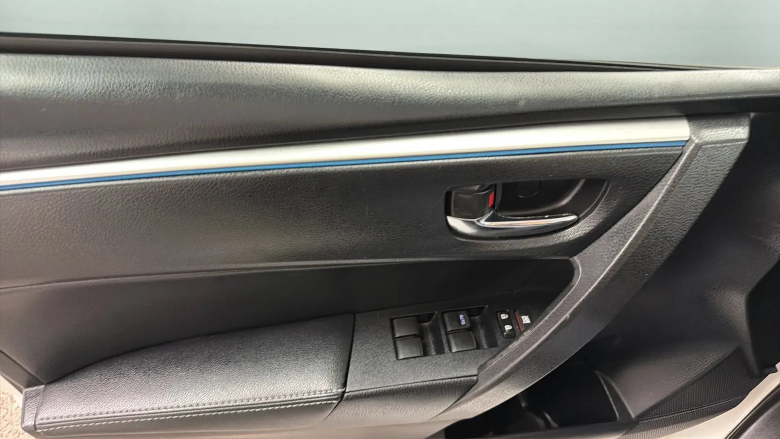 Used 2014 Toyota Corolla S Premium w/ Driver Convenience Package FWD image 17