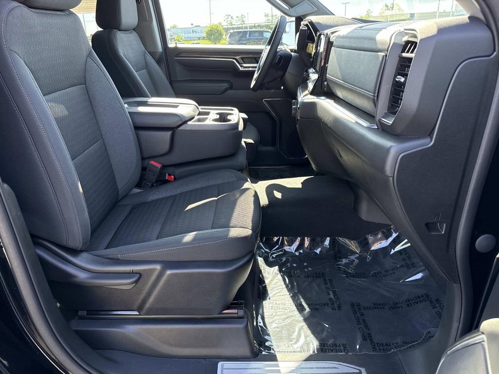 Used 2023 Chevrolet Silverado 1500 LT AWD/4WD image 19
