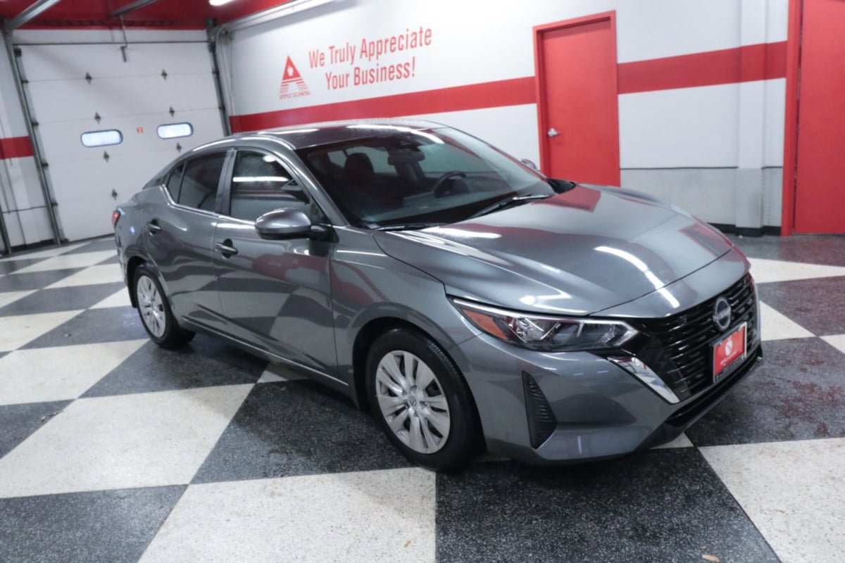 Used 2025 Nissan Sentra S FWD image 3