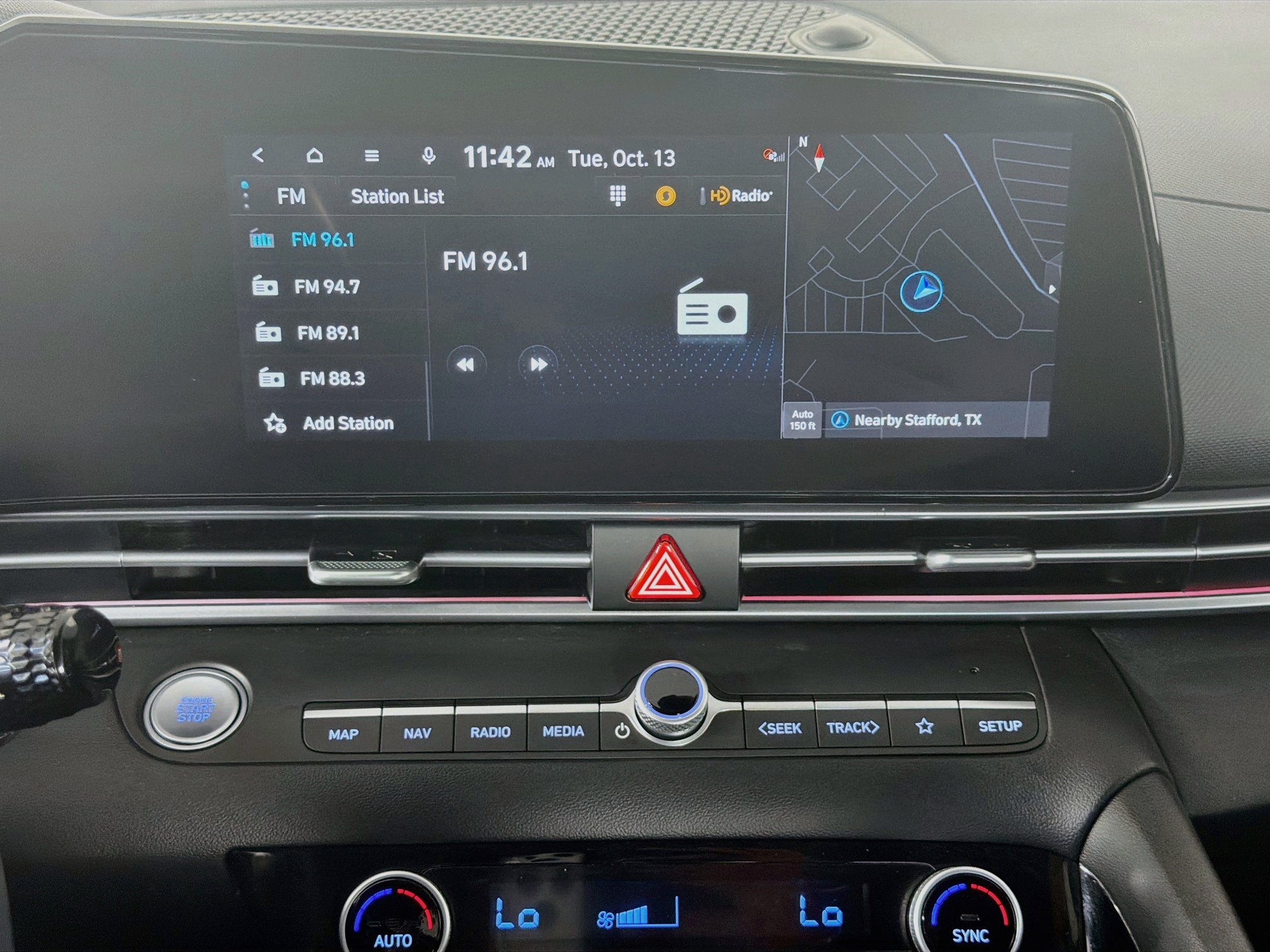 Used 2025 Hyundai Elantra Limited FWD image 21