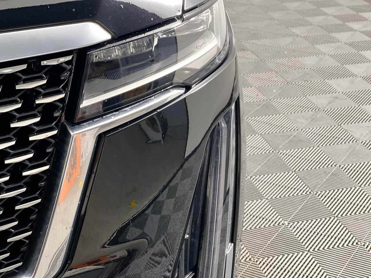 Used 2024 Cadillac Escalade Premium Luxury RWD image 9