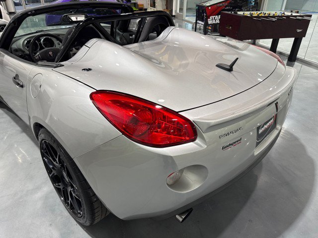 Used 2009 Pontiac Solstice GXP w/ Premium Package RWD image 42