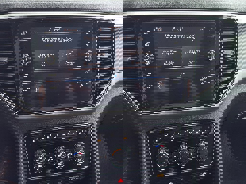 Used 2022 Volkswagen Atlas Cross Sport SEL image 30