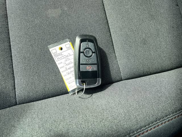 Used 2025 Ford Explorer Active AWD/4WD image 34