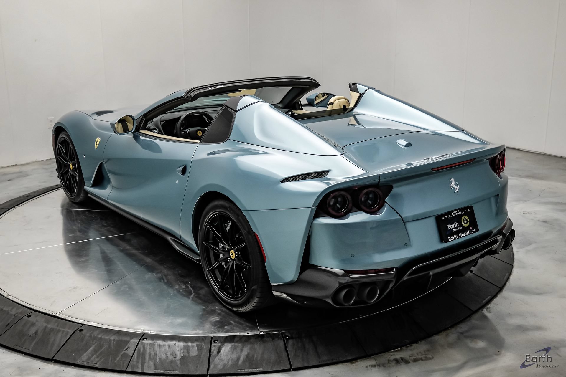 Used 2023 Ferrari 812 GTS RWD image 15