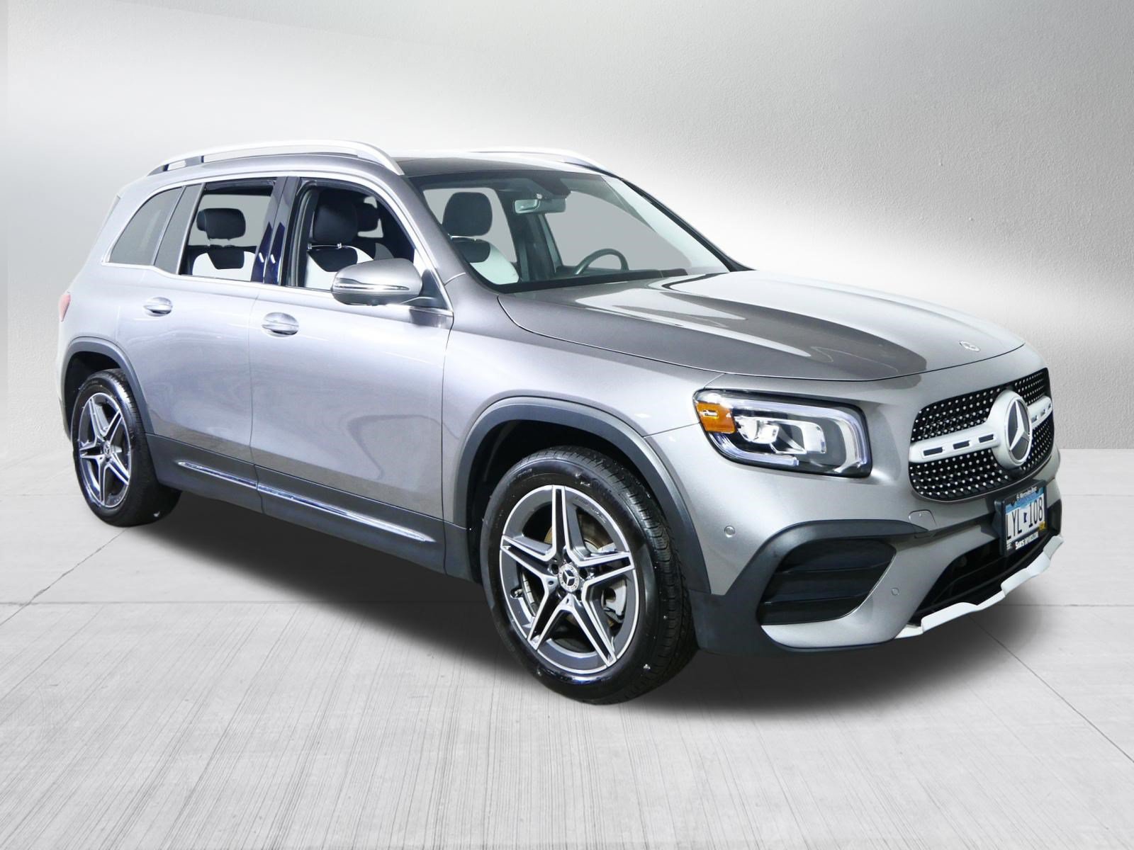 Used 2023 Mercedes-Benz GLB 250 4MATIC image 1