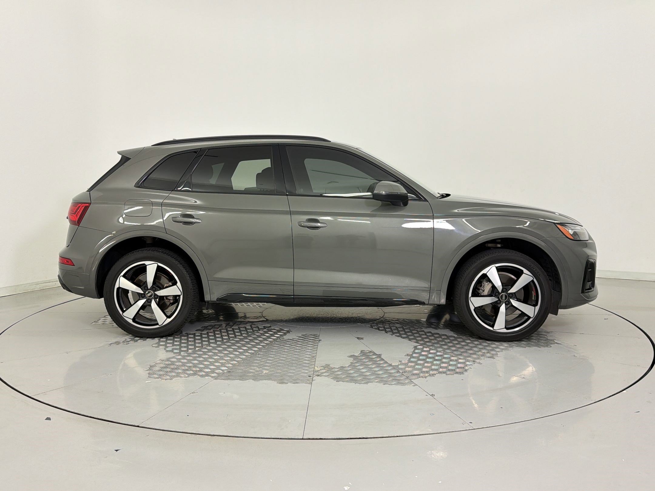 Used 2023 Audi Q5 2.0T Premium Plus w/ Premium Plus Package image 7