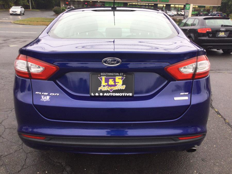 Used 2014 Ford Fusion SE image 6