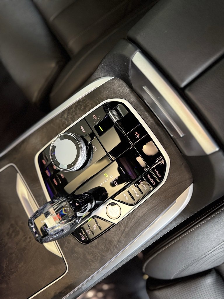 Used 2022 BMW X7 xDrive40i w/ Executive Package image 17