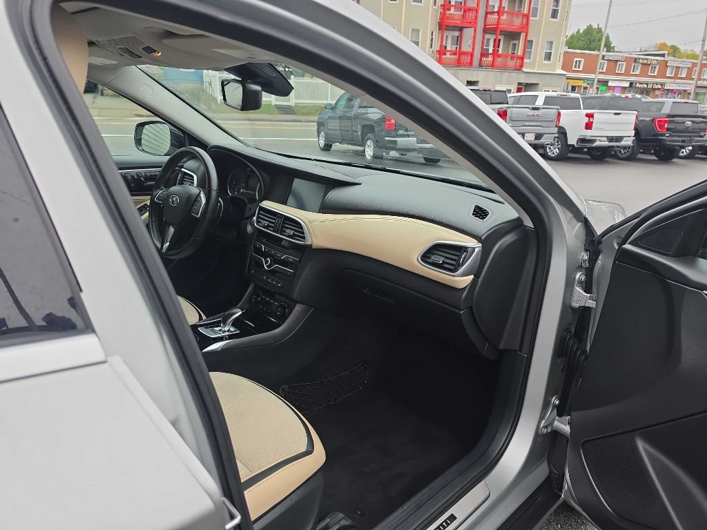 Used 2019 INFINITI QX30 AWD w/ Navigation Package image 16