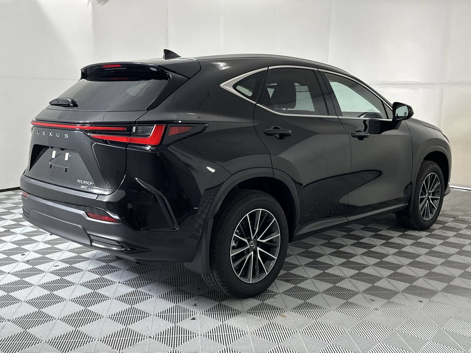 Used 2025 Lexus NX 350h AWD w/ Accessory Package (2T) image 8
