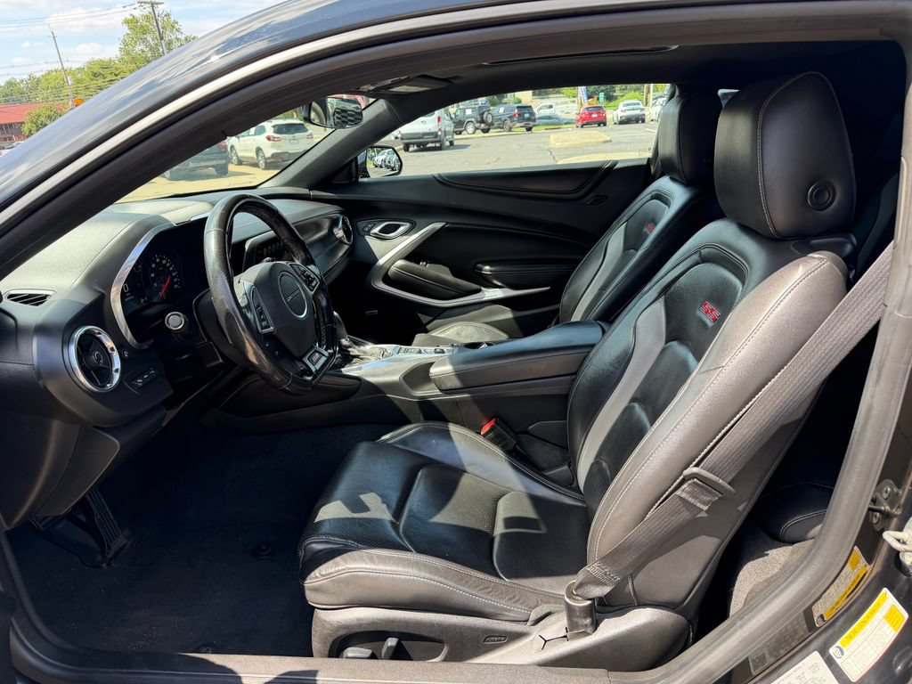 Used 2018 Chevrolet Camaro SS w/ Redline Edition RWD image 9