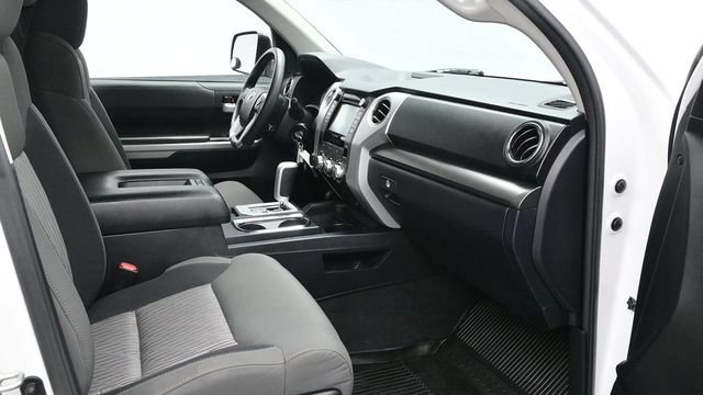 Used 2017 Toyota Tundra SR5 w/ SR5 Upgrade Package AWD/4WD image 18