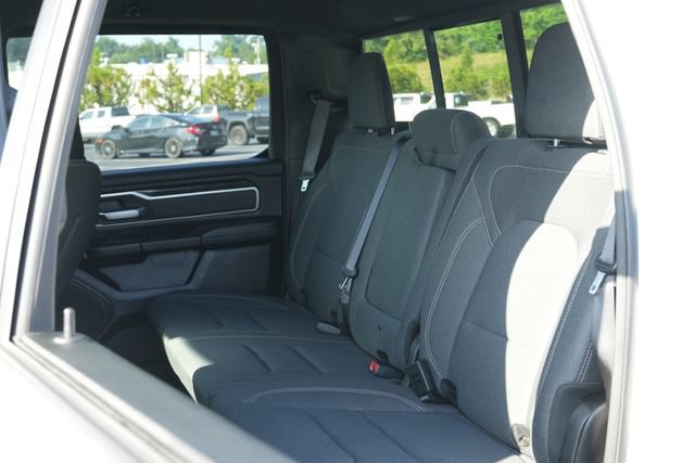 Used 2021 RAM 1500 4x4 Crew Cab image 16