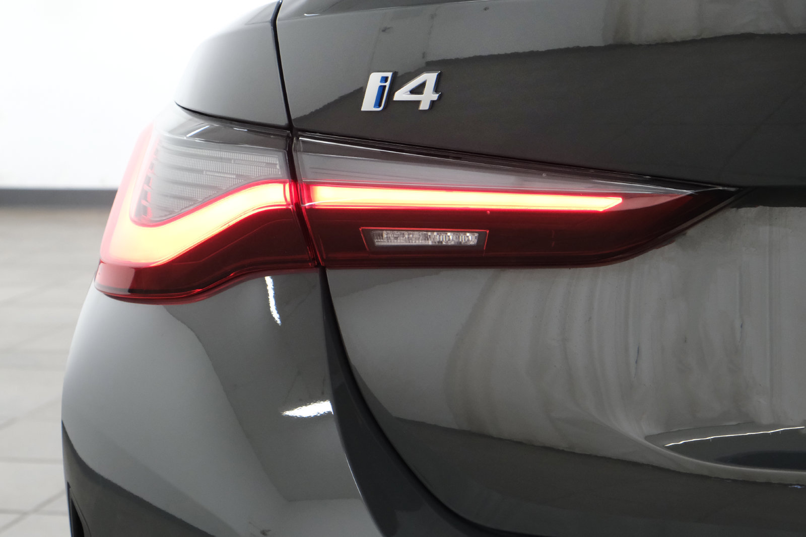 Used 2024 BMW i4 eDrive35 w/ Premium Package RWD image 4