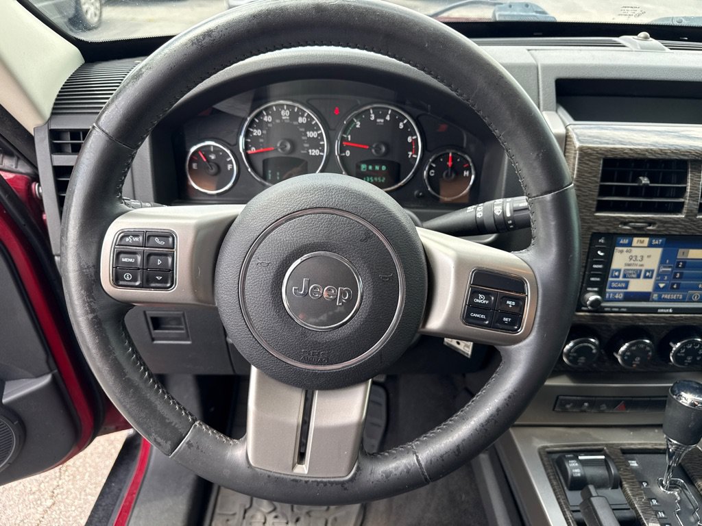 Used 2011 Jeep Liberty Limited w/ Comfort/Convenience Group AWD/4WD image 16