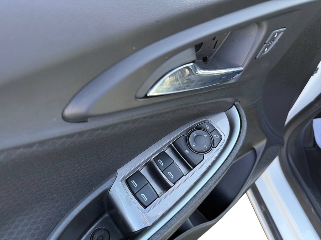 Used 2025 Chevrolet Malibu LT FWD image 10