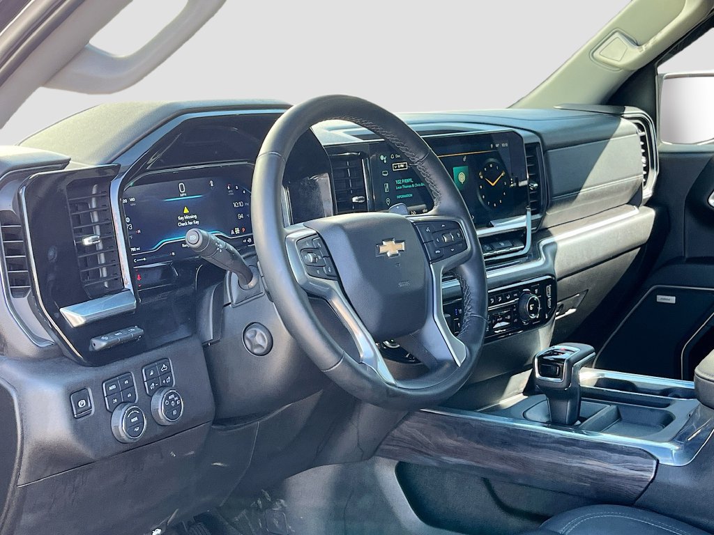Used 2025 Chevrolet Silverado 1500 LTZ AWD/4WD image 9