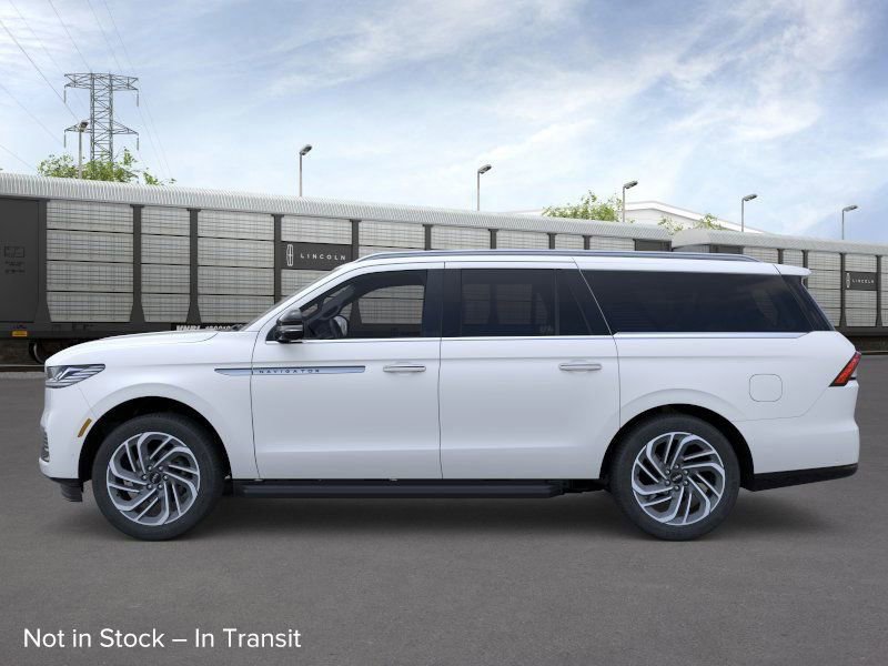 New 2026 Lincoln Navigator L Premier image 3
