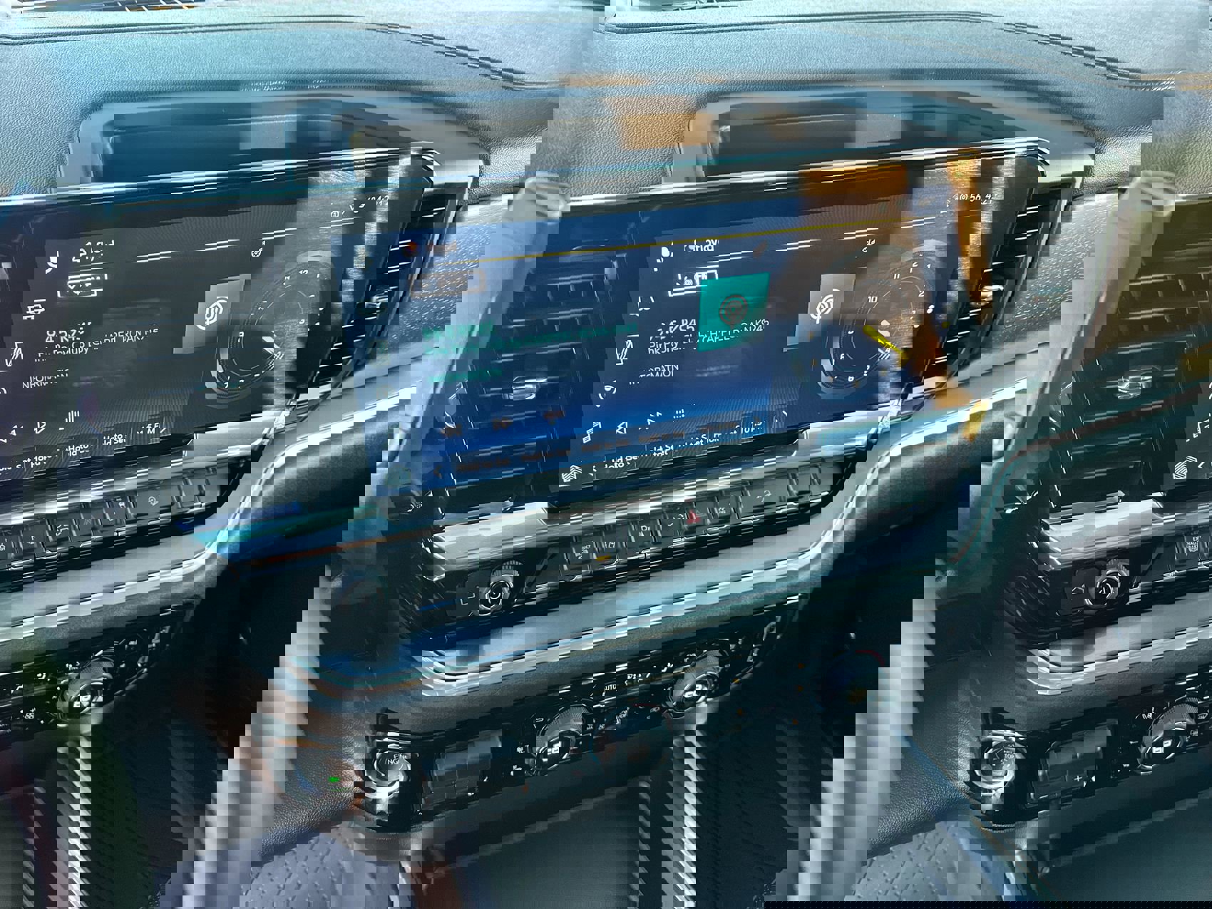 Used 2025 Chevrolet Silverado 2500 High Country w/ Technology Package image 16