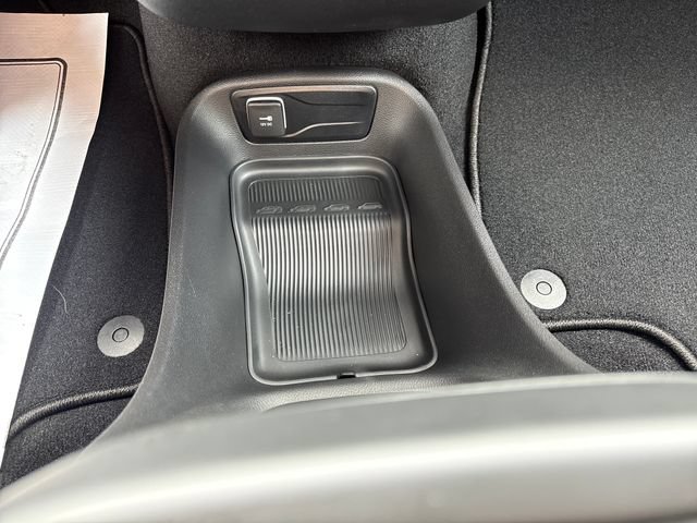 New 2027 Chrysler Pacifica Select AWD/4WD image 18