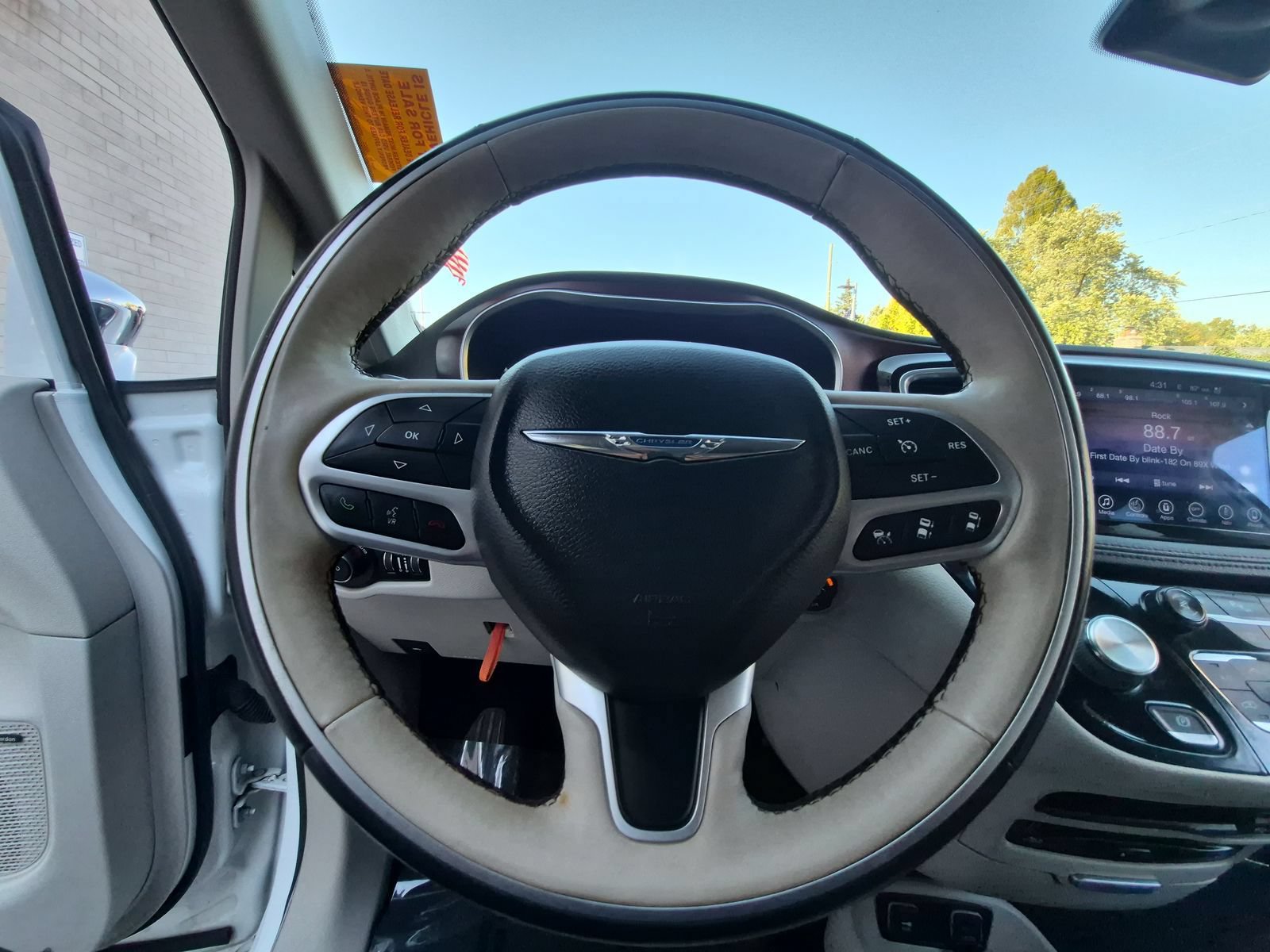 Used 2017 Chrysler Pacifica Limited FWD image 20